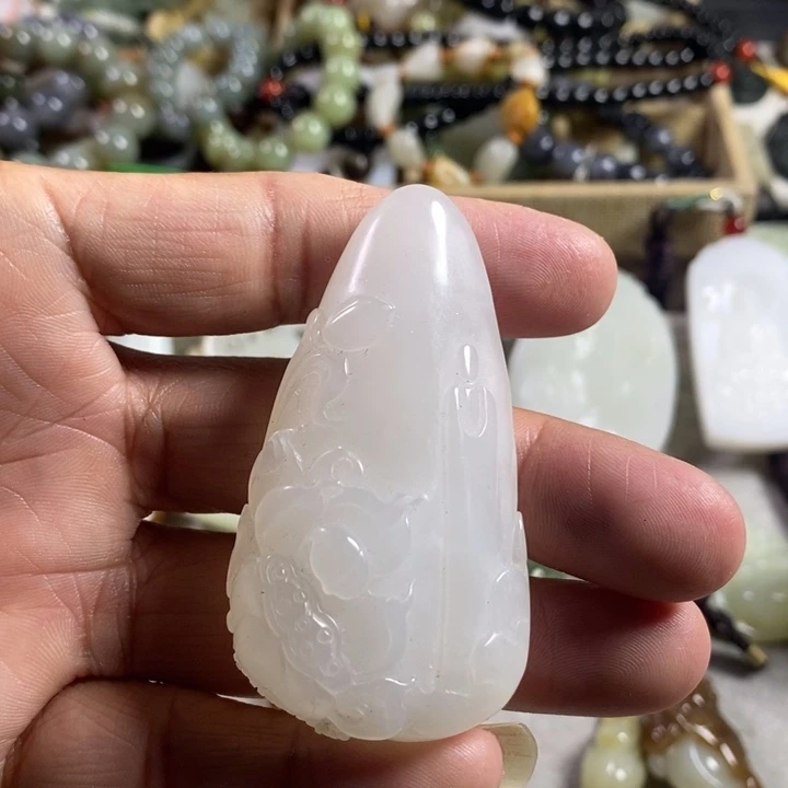 和田玉（糖玉）未镶嵌颈饰