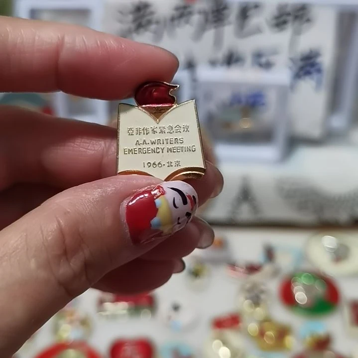 琉璃手工艺品像章