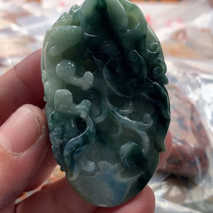 张***哥翡翠未镶嵌颈饰保真天然a货翡翠