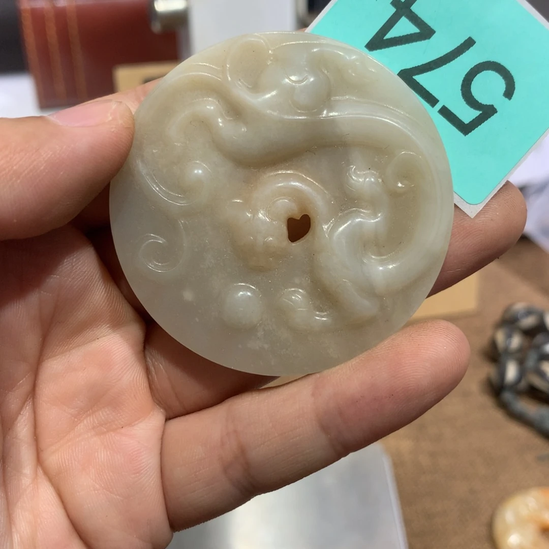 和田玉（糖玉）未镶嵌颈饰