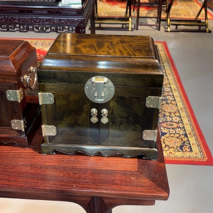 紫檀木类成套家具