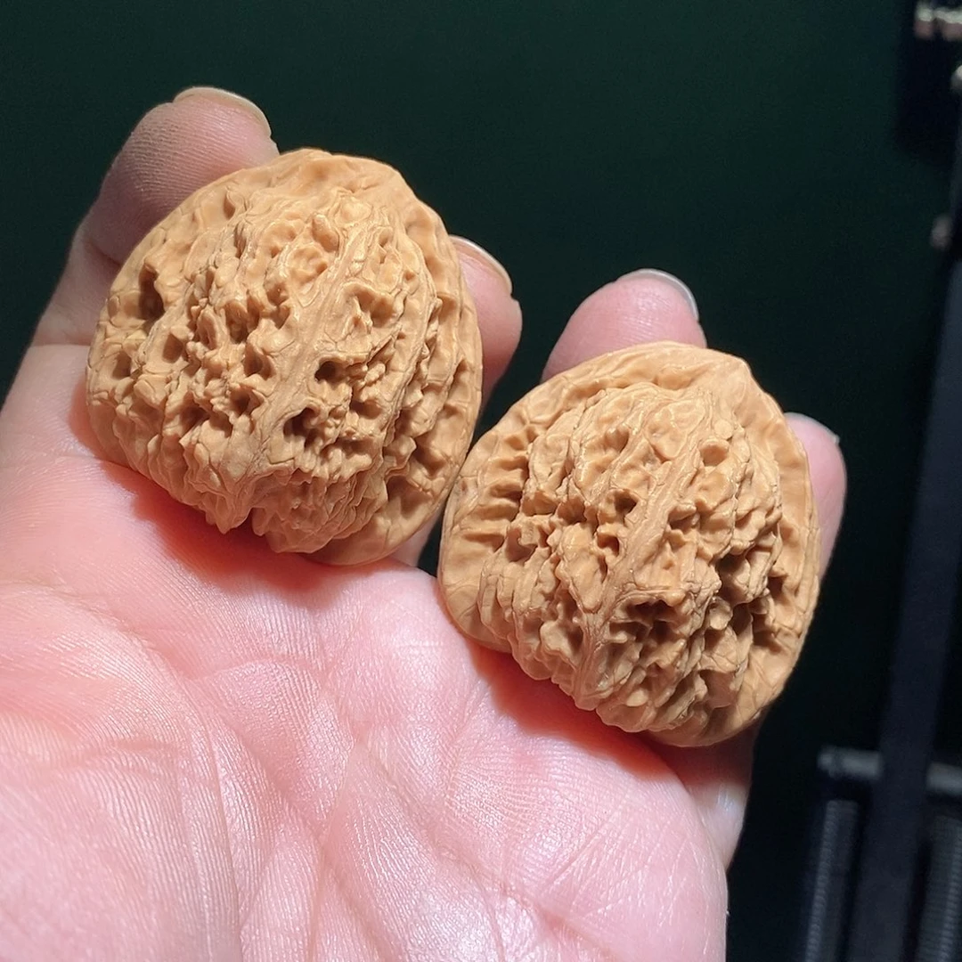 把件文玩核桃40三角南疆石全品