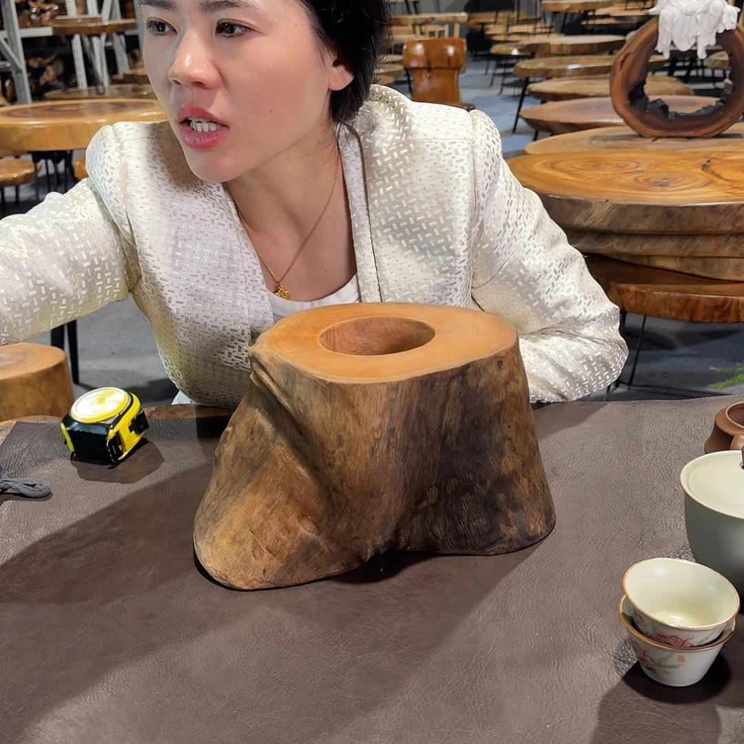 香樟木手作工艺品笔筒