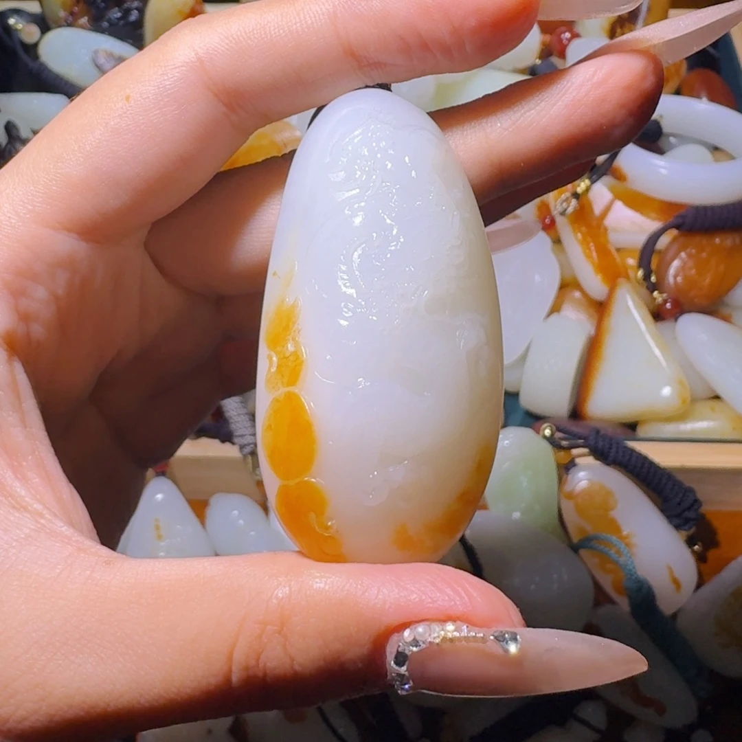 三***郎和田玉未镶嵌把件