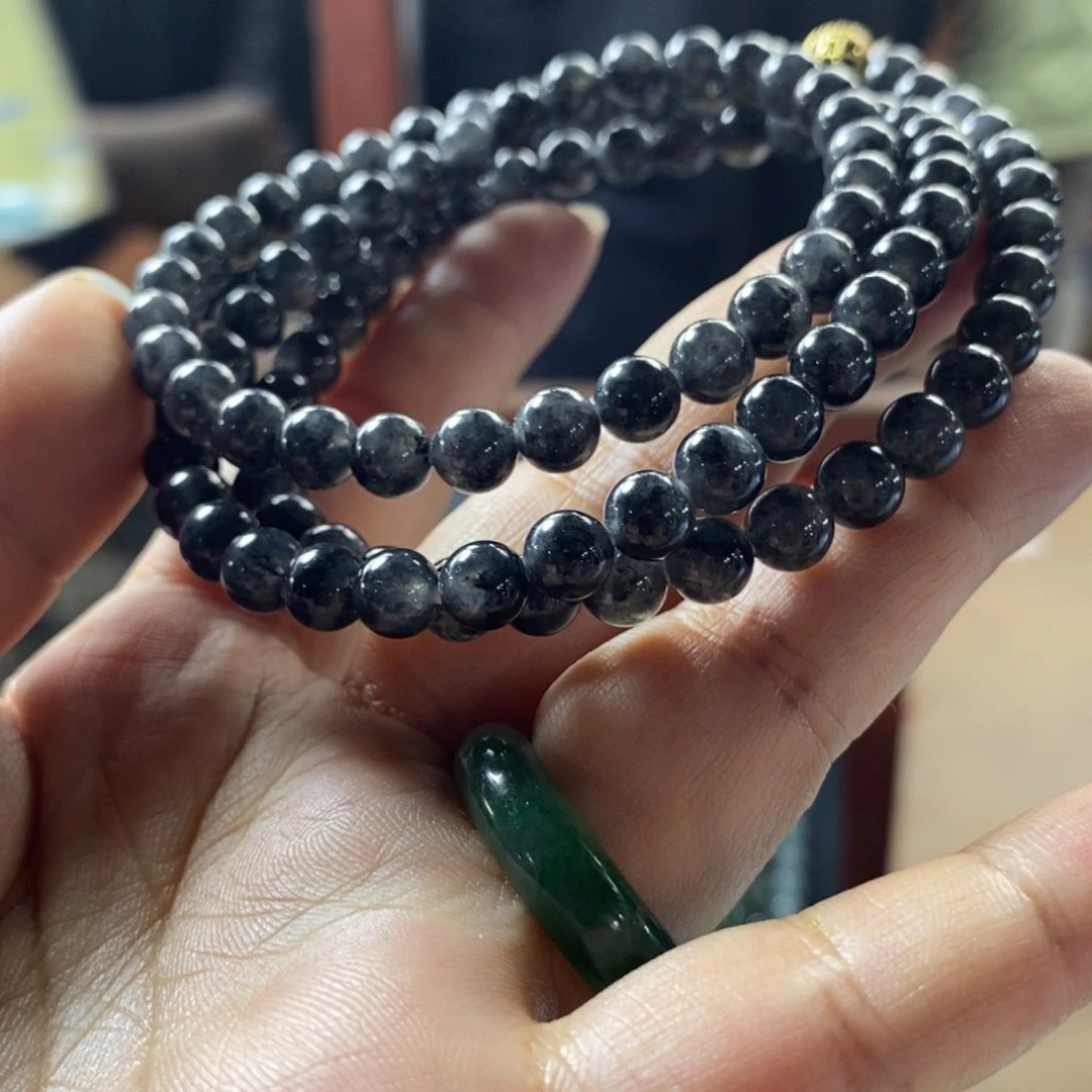 定制翡翠未镶嵌乌鸡项链