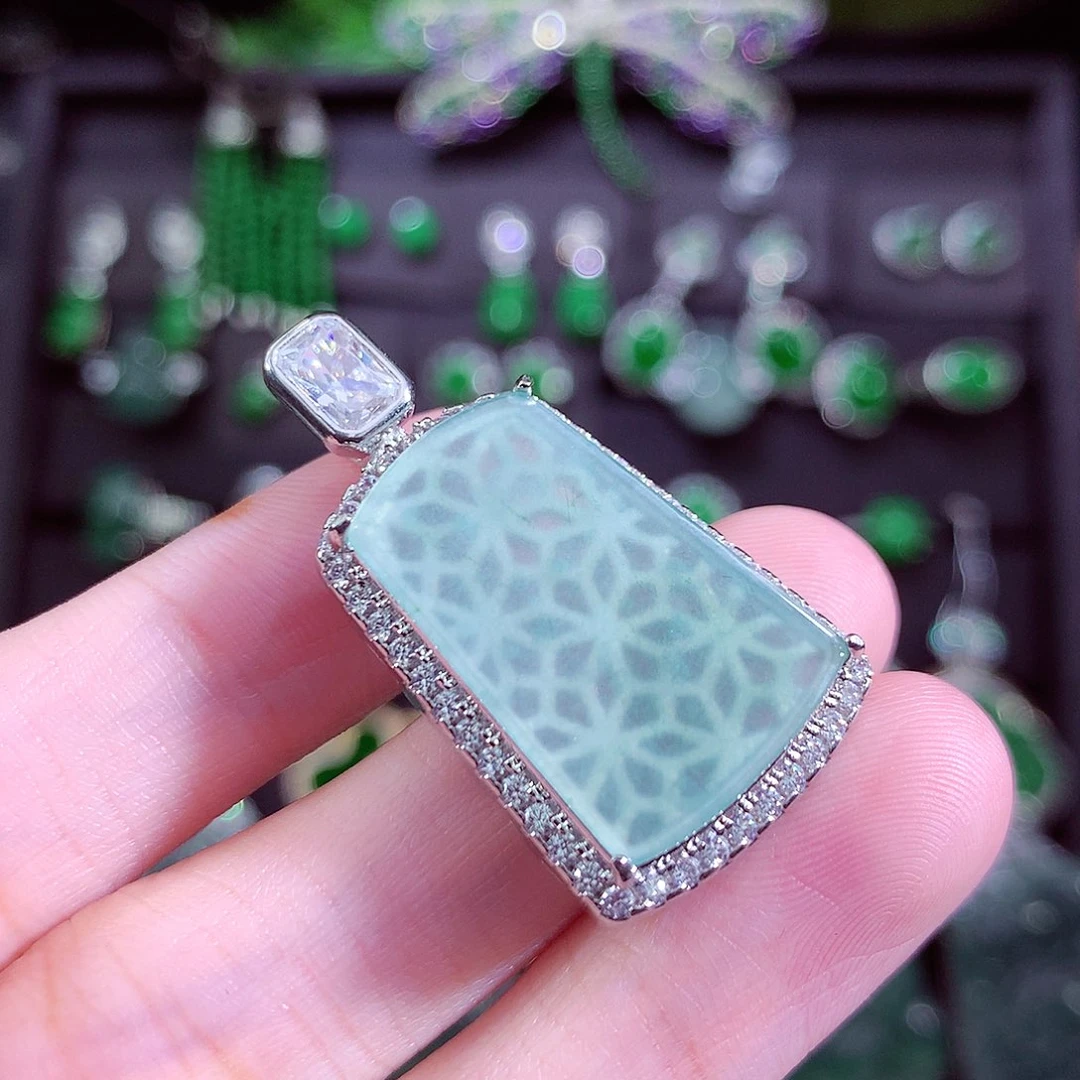 颈饰未镶嵌翡翠天然