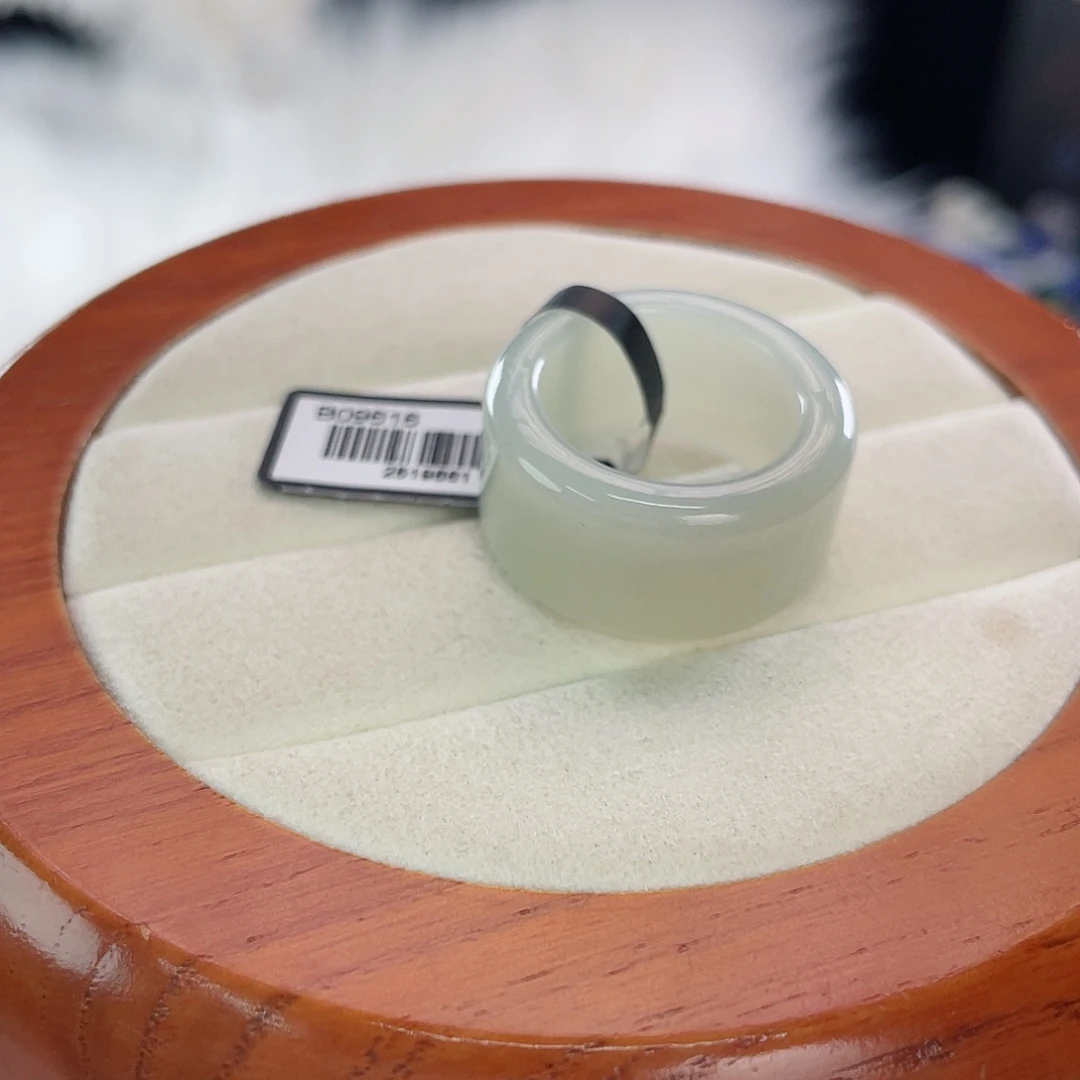 和田玉未镶嵌戒指l63。奶蓝圆切。17.1。不退换