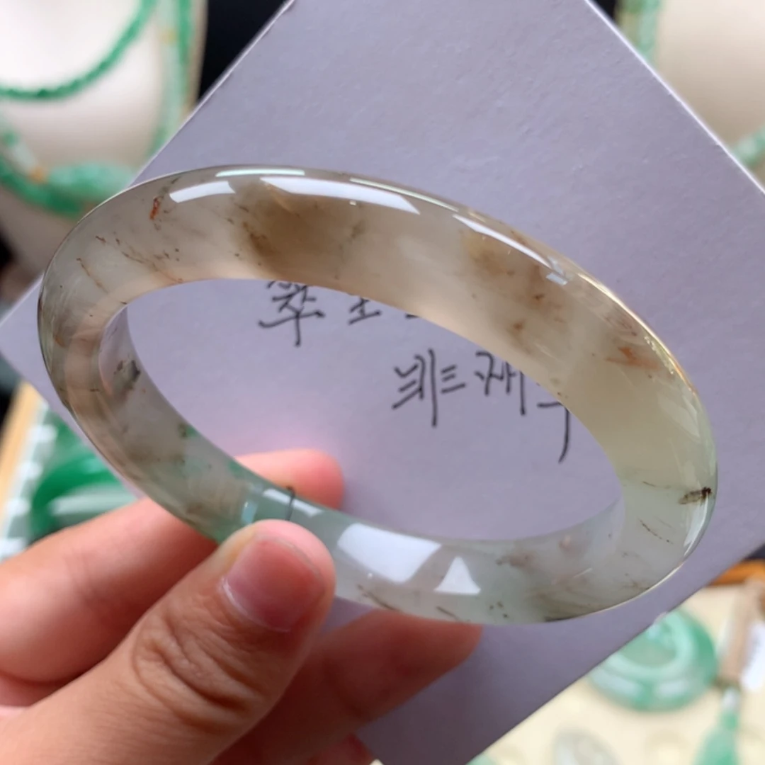 【闪购商品】未镶嵌手镯石英质玉