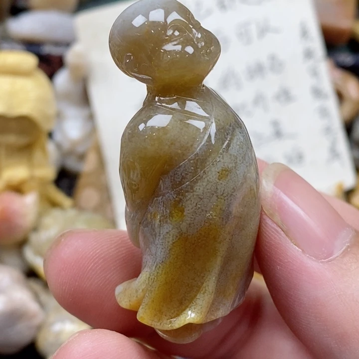 颈饰未镶嵌硅化珊瑚（珊瑚玉）