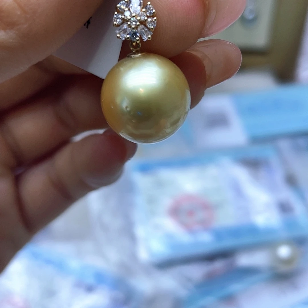 海水珍珠颈饰18K金镶嵌