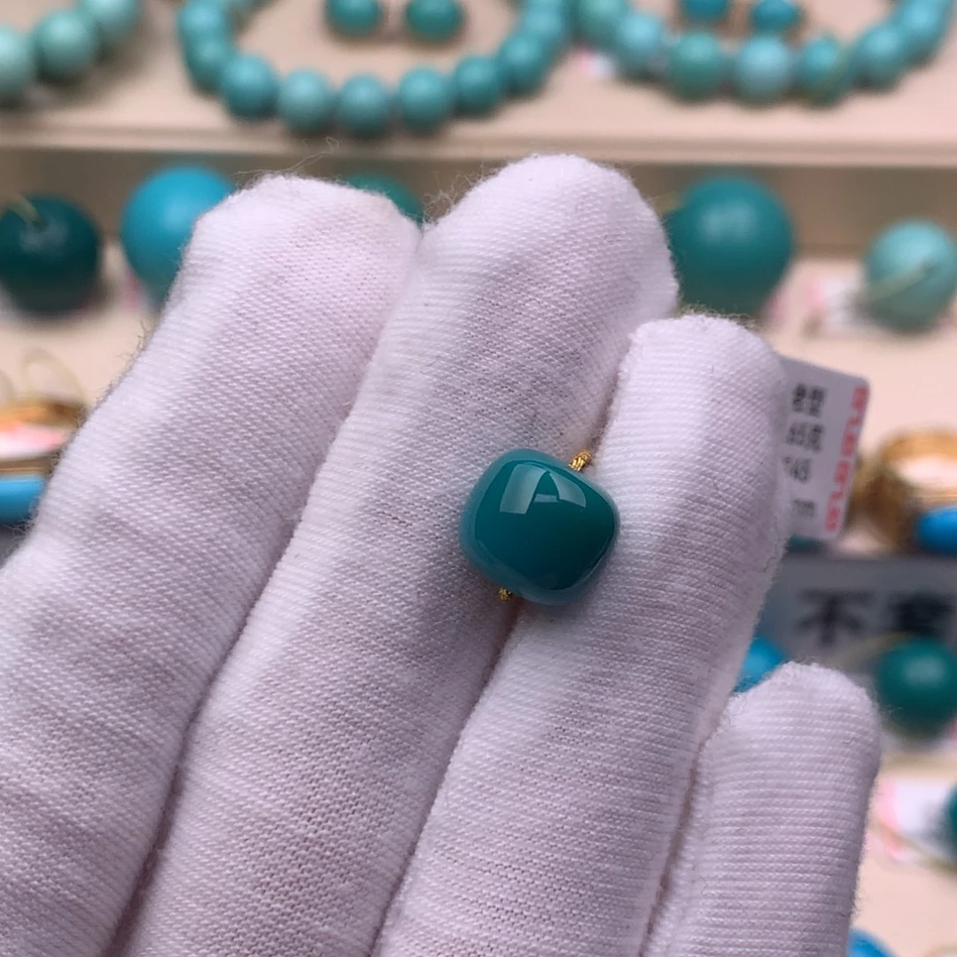 绿松石未镶嵌珠宝奇石10.3×9.2