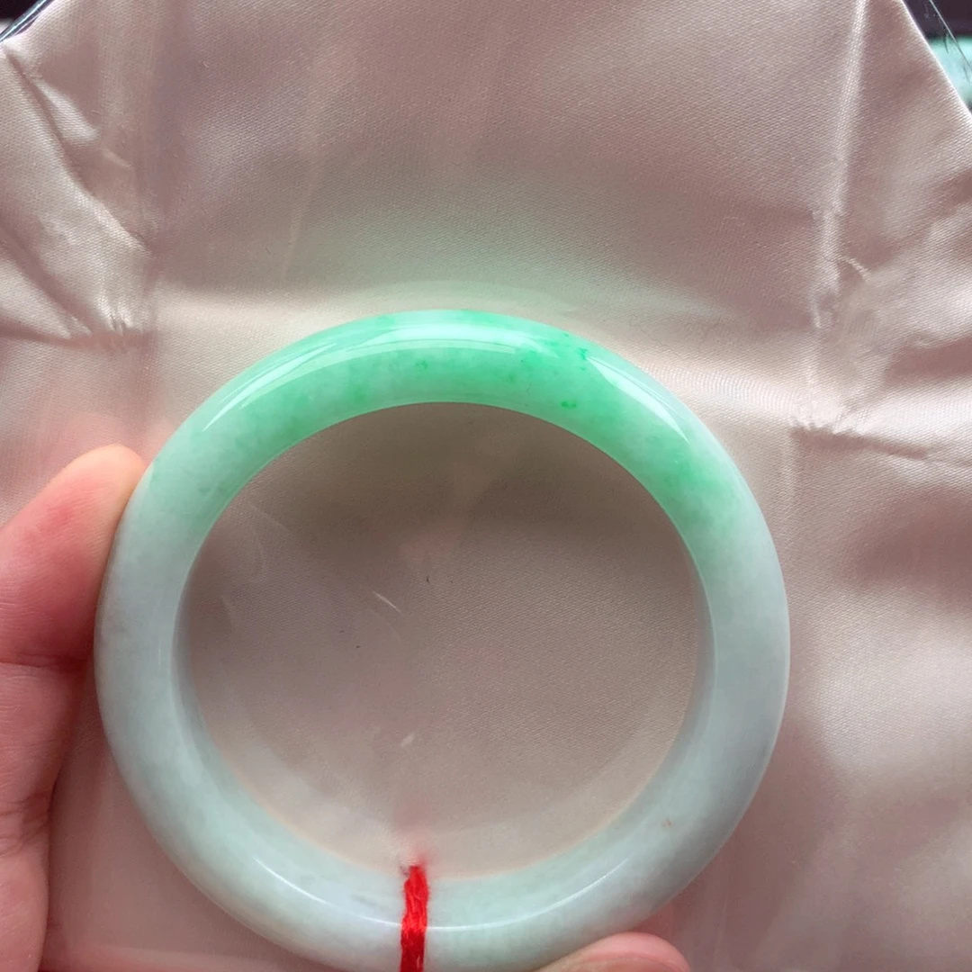 翡翠未镶嵌手镯翡翠