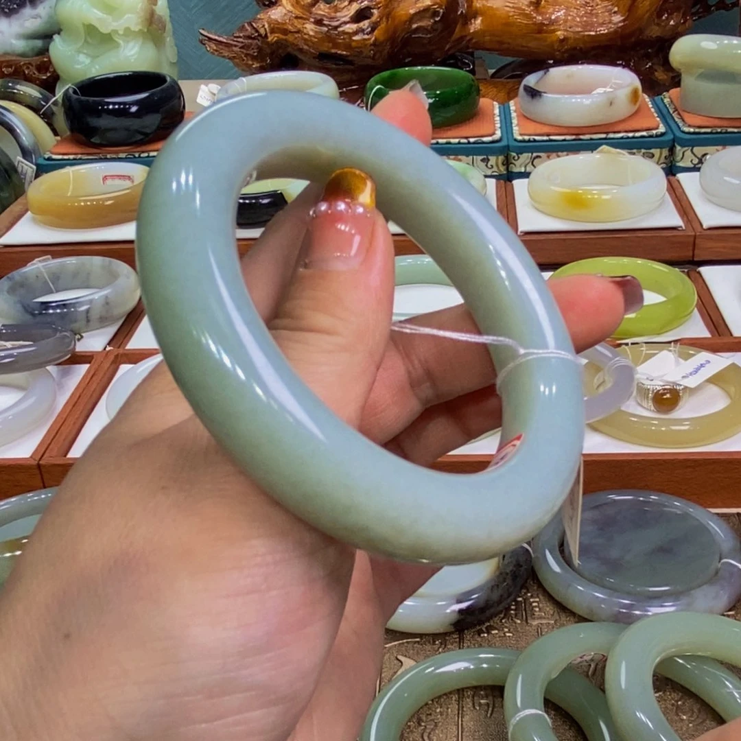 和田玉且末奶蓝飘糖59.3未镶嵌