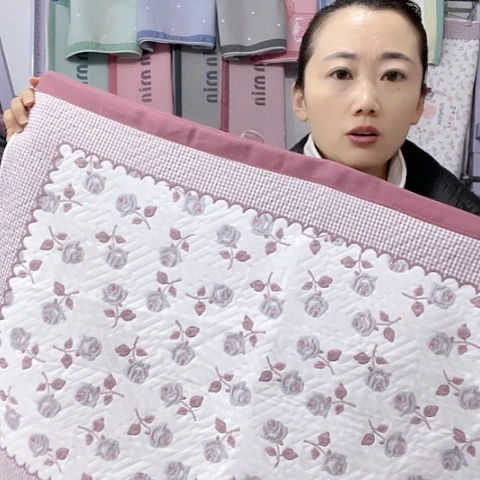 棉特价酒红色玫瑰花