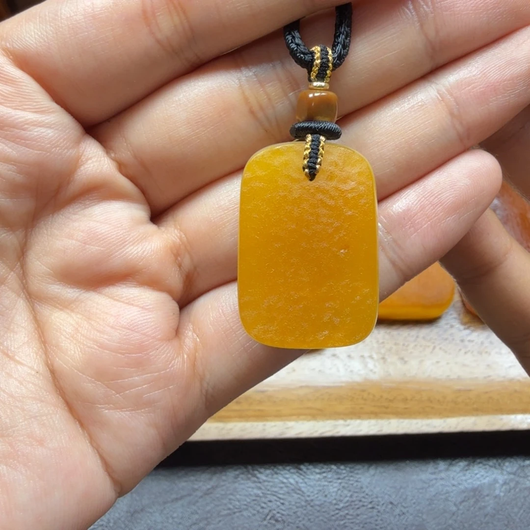 琥珀吊坠(赠链)未镶嵌