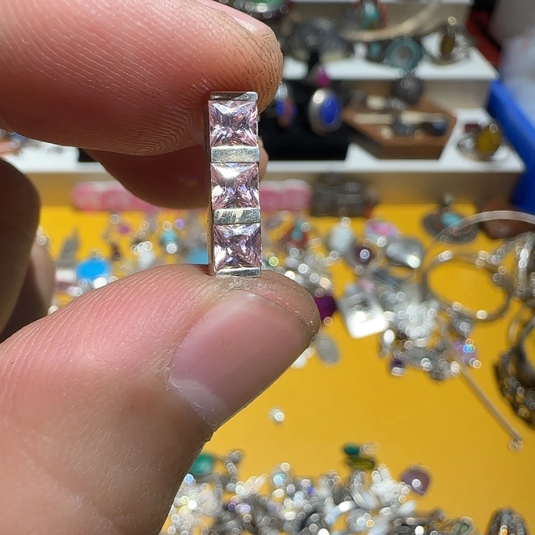 ****荌大理石合金吊坠的设计也是