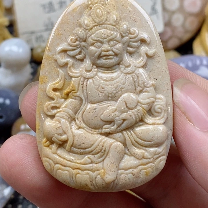 颈饰未镶嵌硅化珊瑚（珊瑚玉）
