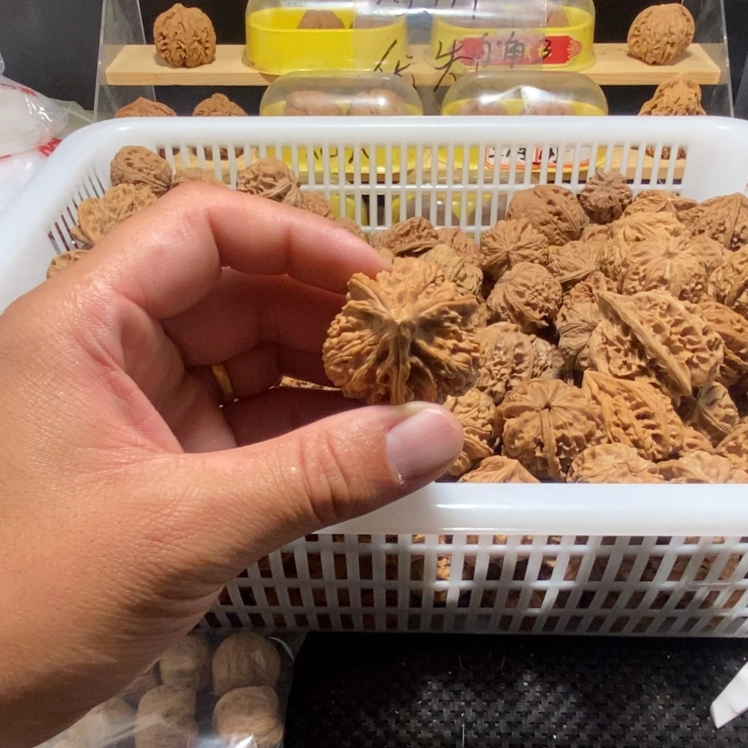 哈***哈文玩核桃吊坠核桃异形