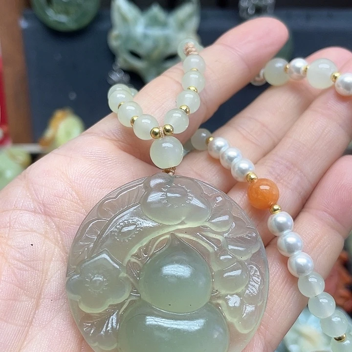 未镶嵌蛇纹石玉颈饰