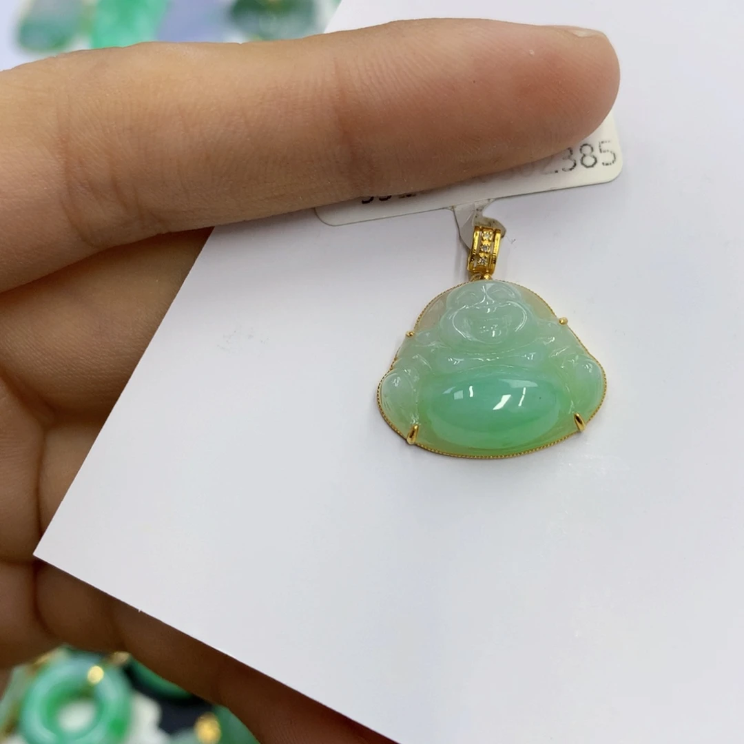 翡翠18K金镶嵌颈饰翡翠