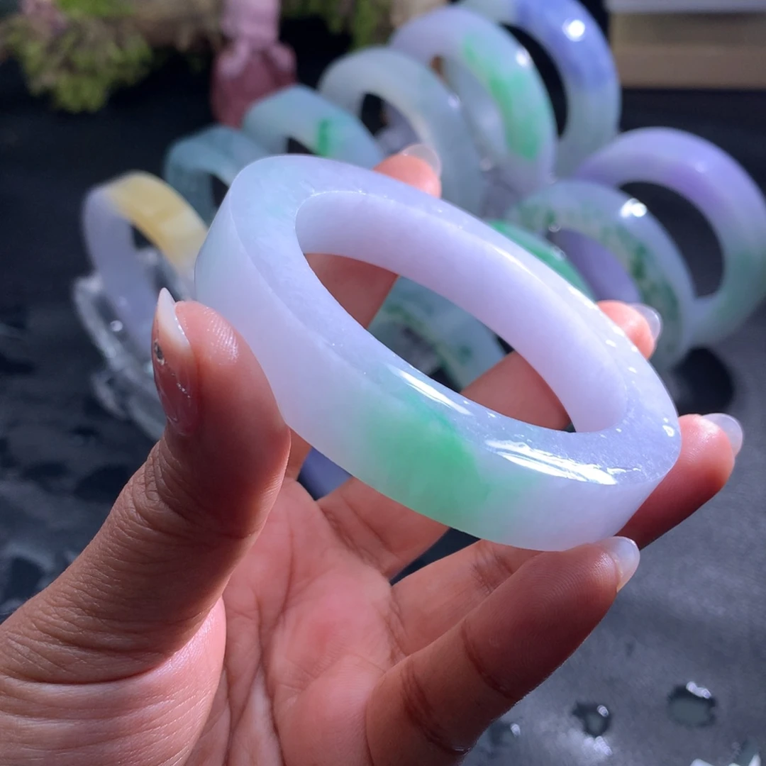 梁***生定制翡翠未镶嵌手镯