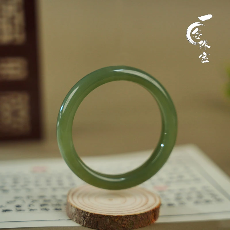 一念珠宝【湖水绿】天然和田玉 |手镯 |*女士正圈高冰*多样性发一