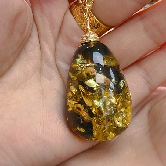 未镶嵌琥珀珠宝奇石