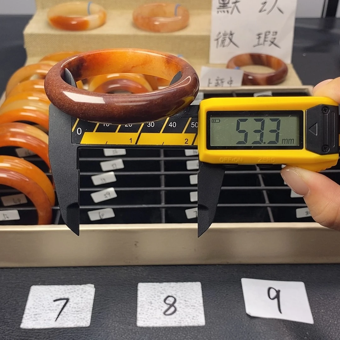 未镶嵌石英质玉（黄龙玉）手镯56号