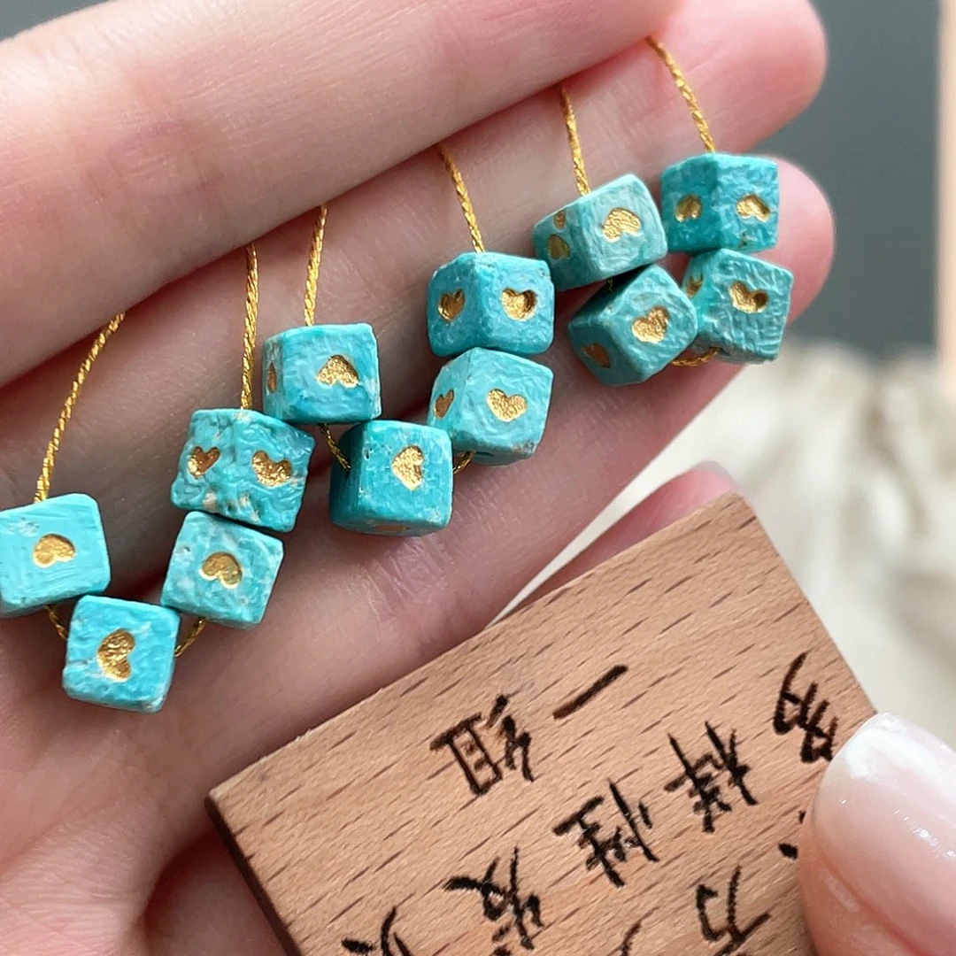 未镶嵌绿松石颈饰
