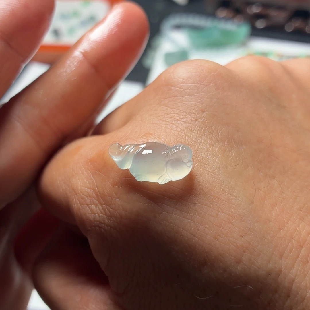 定制翡翠未镶嵌鱼