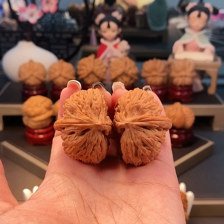 文玩核桃把件白狮子半壁