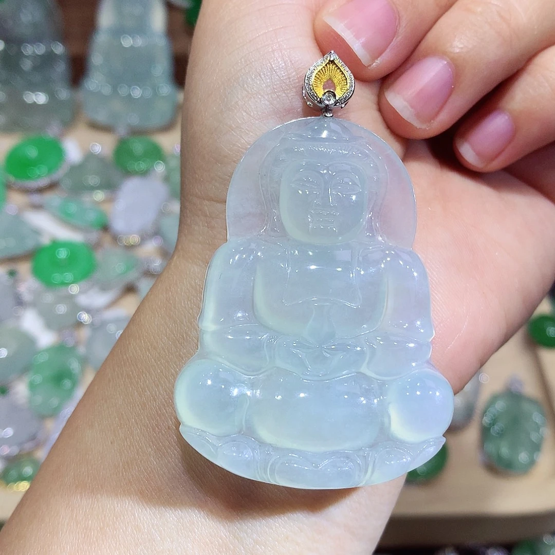 翡翠18K金镶嵌颈饰观音