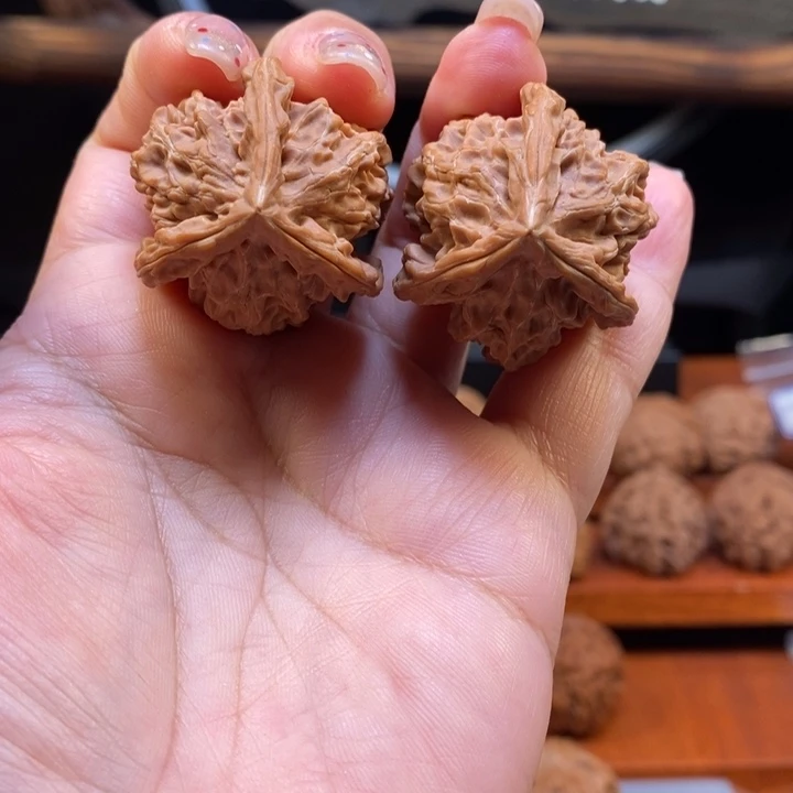 文玩核桃把件35正奔盘山