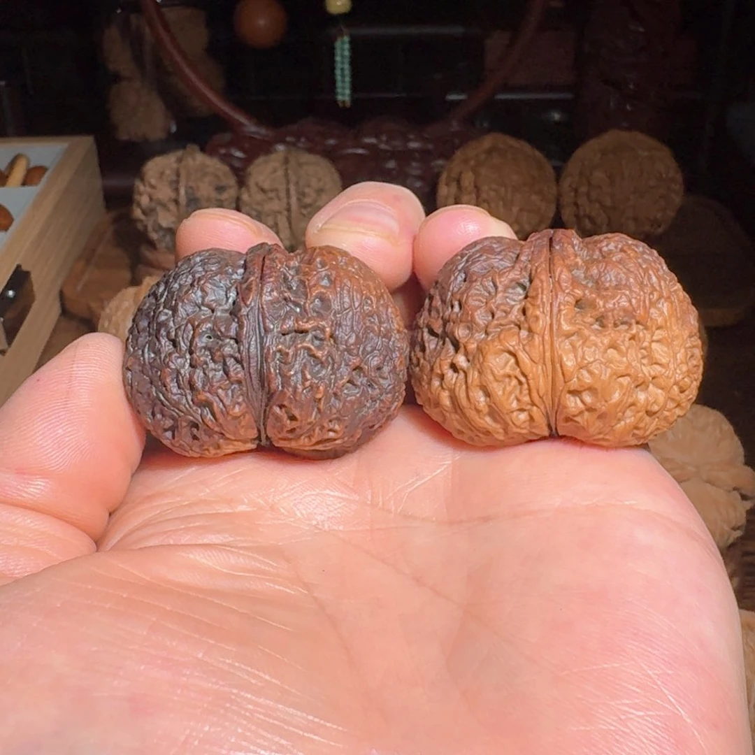 文玩核桃把件狮虎头