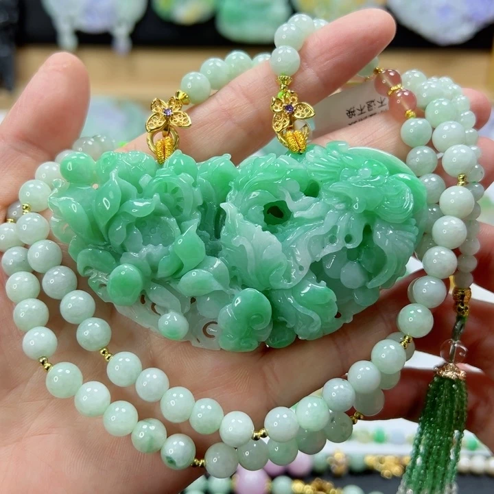 颈饰未镶嵌翡翠吊坠