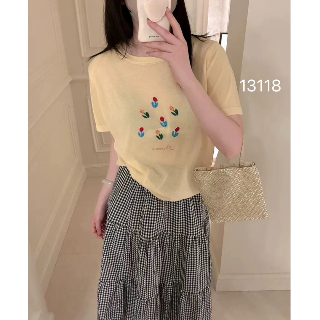 13118（部分无水洗唛，介意慎拍）WANGDAN新款小花刺绣圆领短袖