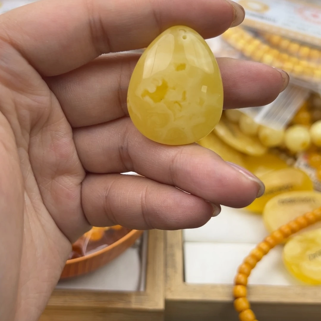 琥珀珠宝奇石未镶嵌