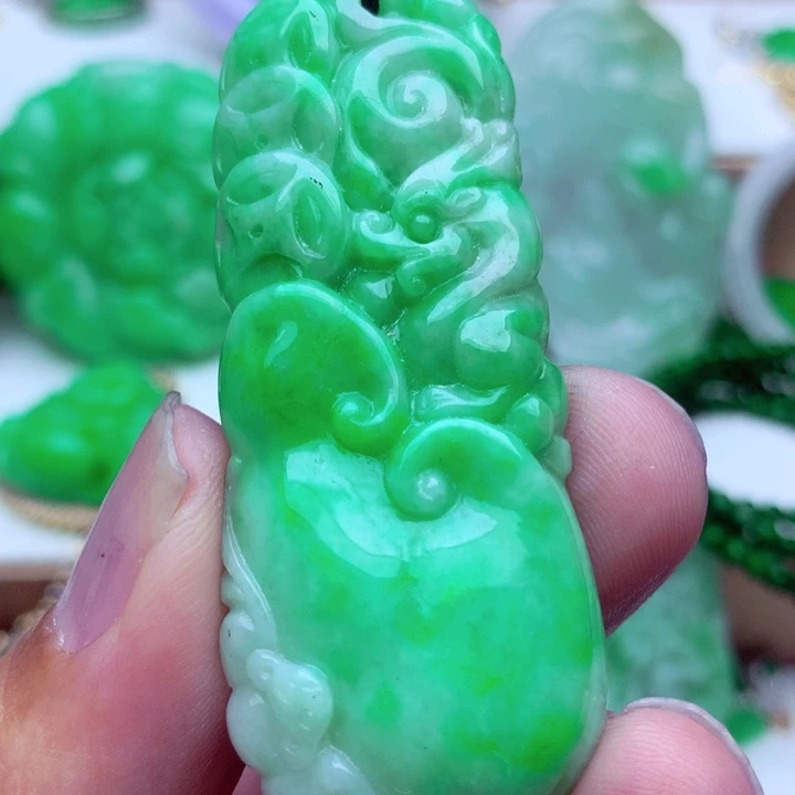 吊坠(不含链)未镶嵌翡翠