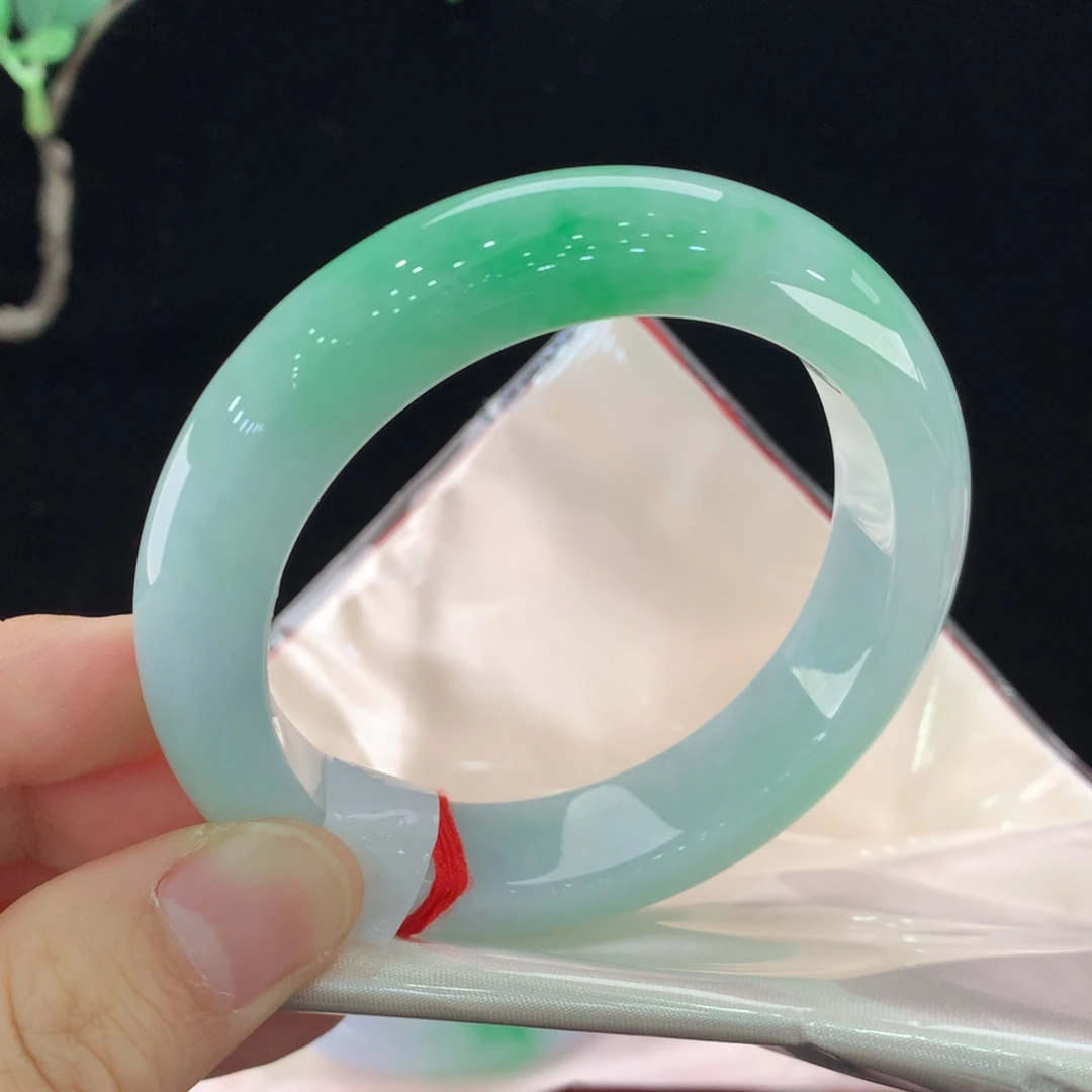 翡翠未镶嵌手镯0193