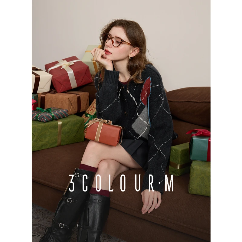 三彩2025春季新款菱格毛衣外套圆领落肩袖针织开衫流苏复古女M