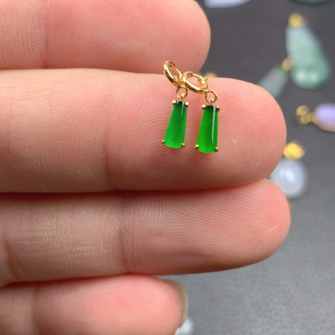 【闪购商品】颈饰18K金镶嵌翡翠翡翠