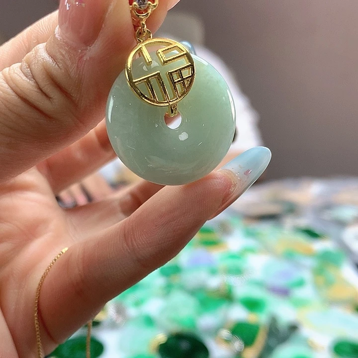 翡翠未镶嵌颈饰翡翠