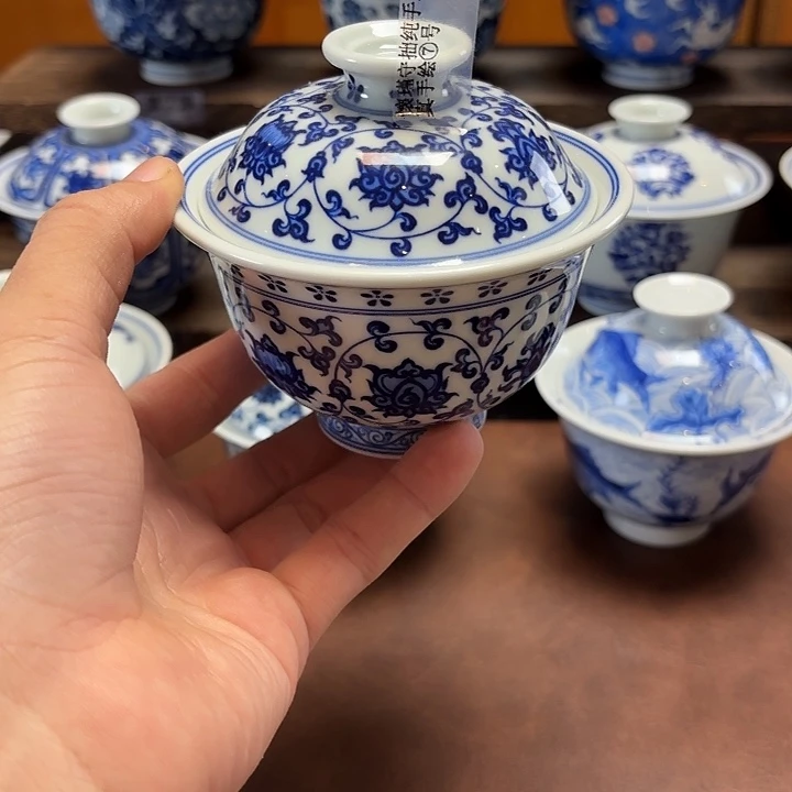 乘***法景德镇纯手工手绘缠枝莲盖碗
