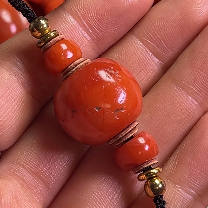 颈饰琉璃画****琉璃………..