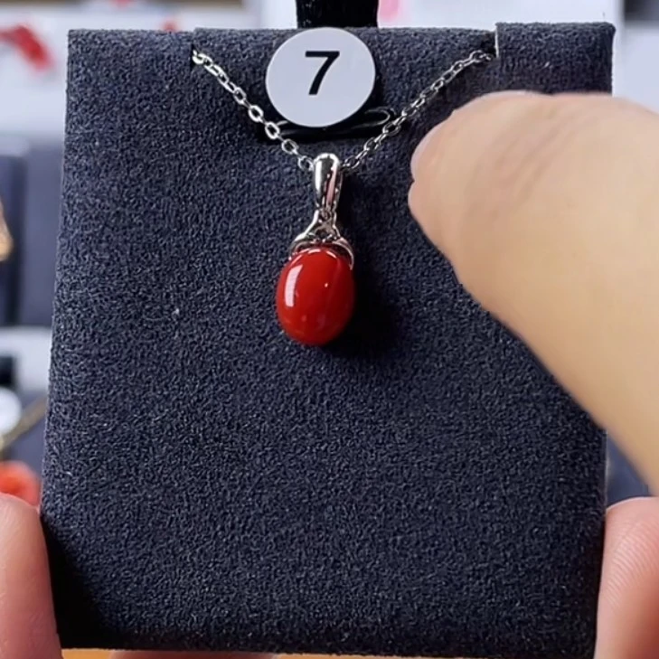 天然宝石红珊瑚吊坠