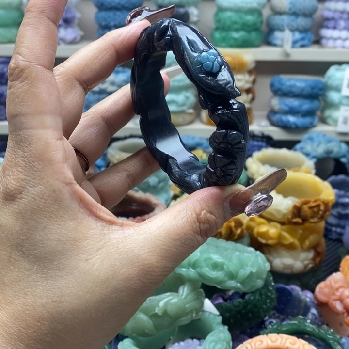 未镶嵌手镯石英岩玉