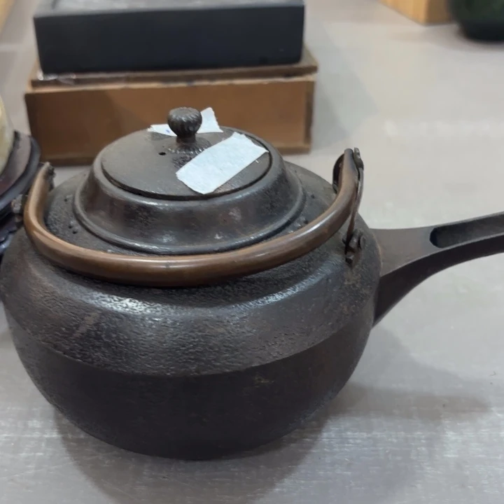 紫砂茶杯浮*玉非常美丽漂亮的物品