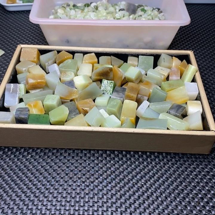 和田玉（糖玉）珠宝半成品未镶嵌