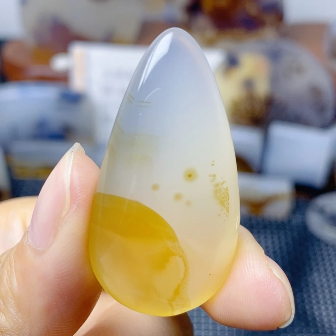 玛瑙/玉髓未镶嵌珠宝奇石