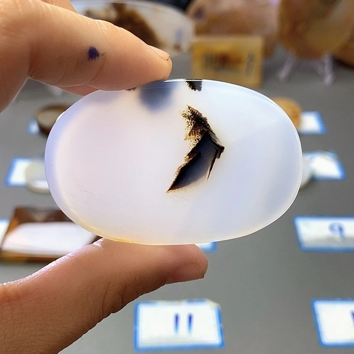 潇***兮玛瑙/玉髓未镶嵌珠宝半成品